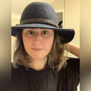 Gap Floppy Navy Felt Hat